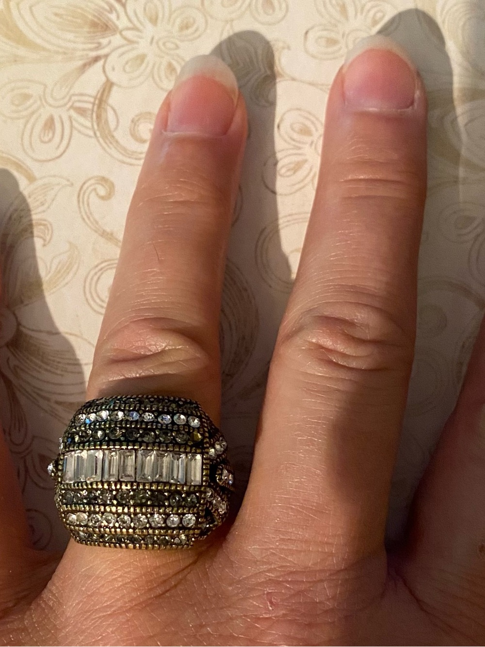 Vintage-Heidi Daus Statement Ring - Clear & Antique Gold plated size 7
